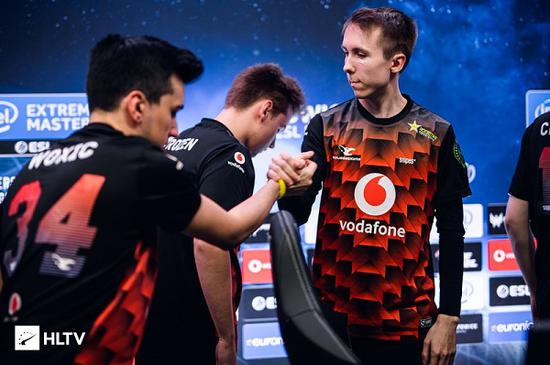 MING出任S15瑞士轮抽签嘉宾引发电竞热潮